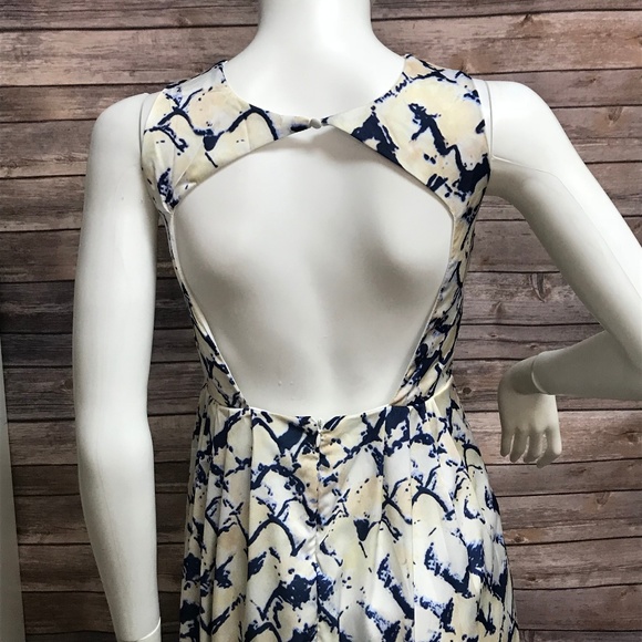 Geo Striped Print Cutout Maxi Dress - Picture 6 of 8